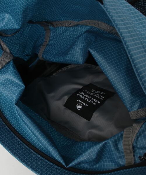 Mammut(マムート)の「デュカン スパイン 28-35L / Ducan Spine 28-35(バックパック/リュック・メンズ・ライトブルー/セージグリーン・35L)」の5枚目の写真