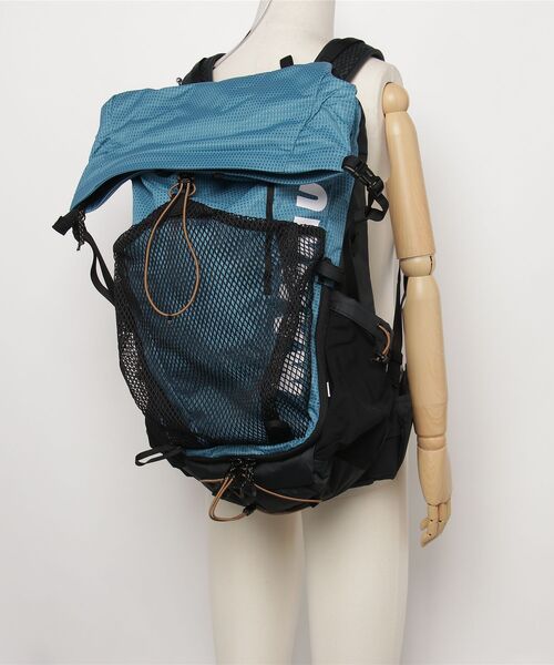 Mammut(マムート)の「デュカン スパイン 28-35L / Ducan Spine 28-35(バックパック/リュック・メンズ・ライトブルー/セージグリーン・35L)」の6枚目の写真