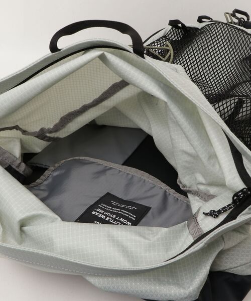 Mammut(マムート)の「デュカン スパイン 28-35L / Ducan Spine 28-35(バックパック/リュック・メンズ・ライトブルー/セージグリーン・35L)」の8枚目の写真