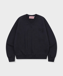 GRUNDEN（グルンデン）の「SIGNATURE LOGO V NECK SWEATSHIRT (DARK NAVY)（スウェット）」