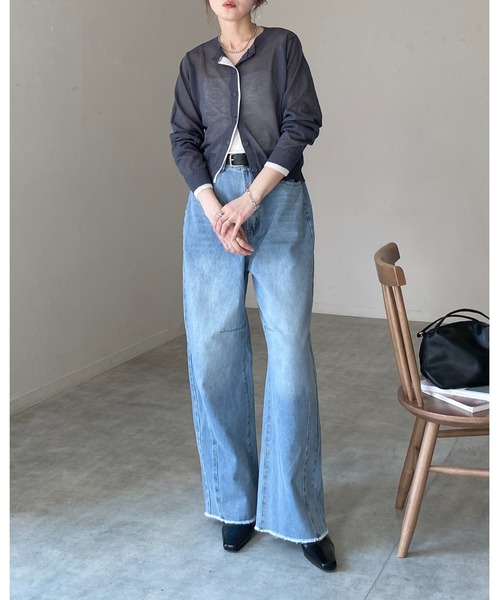 She's Closet(シーズクローゼット)の「リネン混 ショート丈 長袖 配色バイカラー シアーニットカーディガン(カーディガン/ボレロ・レディース・チャコールグレー/ブラウン/ブラック・FREE)」の4枚目の写真