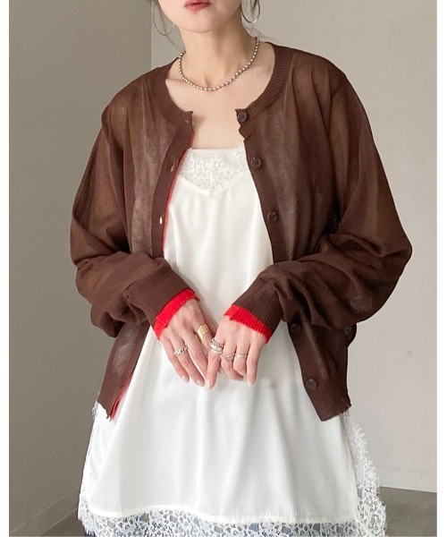 She's Closet(シーズクローゼット)の「リネン混 ショート丈 長袖 配色バイカラー シアーニットカーディガン(カーディガン/ボレロ・レディース・チャコールグレー/ブラウン/ブラック・FREE)」の13枚目の写真