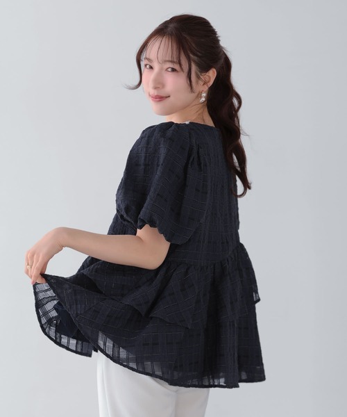 Fit more（フィットモア）の「シアーチェックパールネックレストップス（その他トップス・レディース・ホワイト/ネイビー/ブルー・FREE）」の8枚目の写真