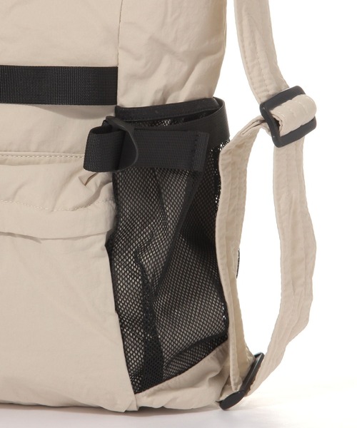 studio CLIP(スタディオクリップ)の「【撥水/12ポケット構造/500mlボトル収納可】マルチWAYバッグ(ショルダーバッグ・レディース・ブラック/ベージュ・FREE)」の21枚目の写真