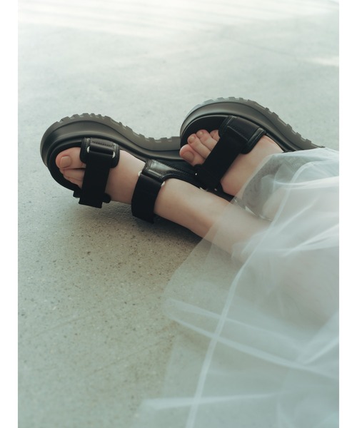 FRAY I.D｜UGG®】W ASTROMETRO STRAP（サンダル）｜FRAY I.D