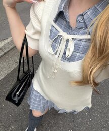 カレッジ風のムード漂う、裾プリーツドッキングニットワンピース