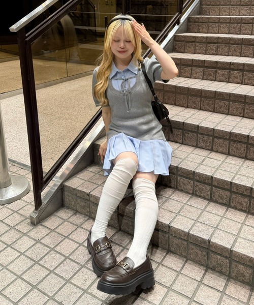 continuer de NICE CLAUP（コンティニューデナイスクラップ）の「カレッジ風のムード漂う、裾プリーツドッキングニットワンピース（ワンピース・レディース・トップグレー/ネイビー/アイボリー・FREE）」の5枚目の写真