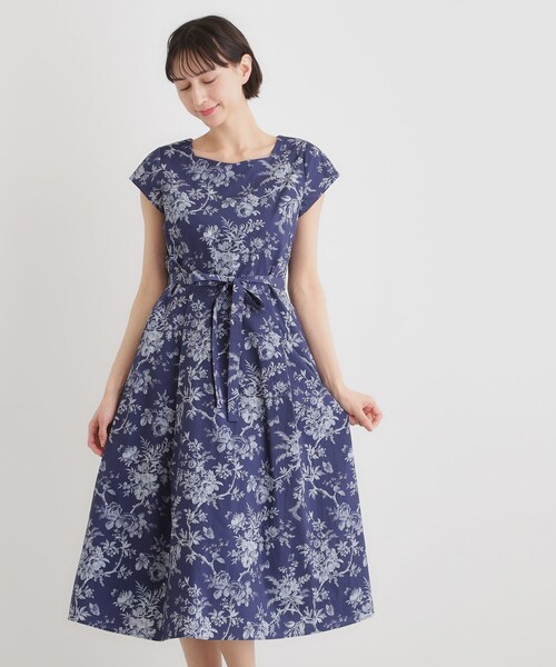 LAURA ASHLEY(ローラアシュレイ)の「【洗える/コットン100%/3colors/同柄アイテムあり】ウォールド ガーデン柄ワンピース(ワンピース・レディース・ネイビー系/ダークグリーン系/ブルー系・38/40)」の12枚目の写真