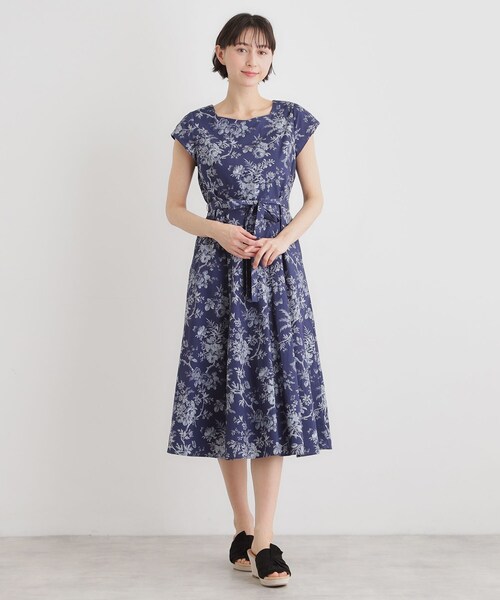 LAURA ASHLEY(ローラアシュレイ)の「【洗える/コットン100%/3colors/同柄アイテムあり】ウォールド ガーデン柄ワンピース(ワンピース・レディース・ネイビー系/ダークグリーン系/ブルー系・38/40)」の14枚目の写真