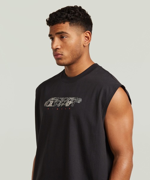 G-STAR(ジースター)の「Loose Graphic Sleeveless T-Shirt/ルーズグラフィックスリーブレスTシャツ(Tシャツ/カットソー・メンズ・ダークブラック/ホワイト・MEDIUM/LARGE/X-SMALL/X-LARGE/SMALL)」の10枚目の写真