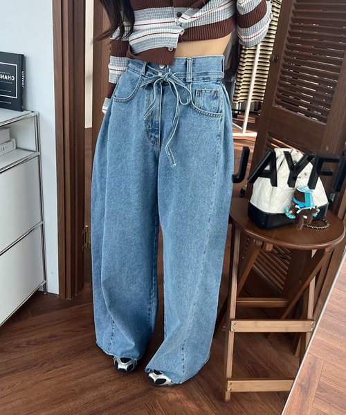 LAFFMO（ラフモ）の「ハイウエストワイドデニムパンツ（デニムパンツ・レディース・ライトブルー/ブラック/ネイビー/ホワイト・F）」の3枚目の写真