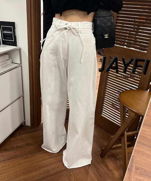 LAFFMO（ラフモ）の「ハイウエストワイドデニムパンツ（デニムパンツ・レディース・ライトブルー/ブラック/ネイビー/ホワイト・F）」の5枚目の写真