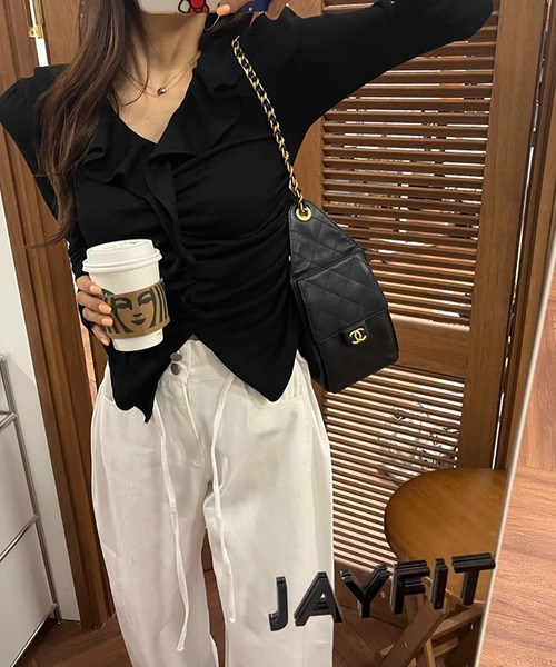 LAFFMO（ラフモ）の「ハイウエストワイドデニムパンツ（デニムパンツ・レディース・ライトブルー/ブラック/ネイビー/ホワイト・F）」の6枚目の写真