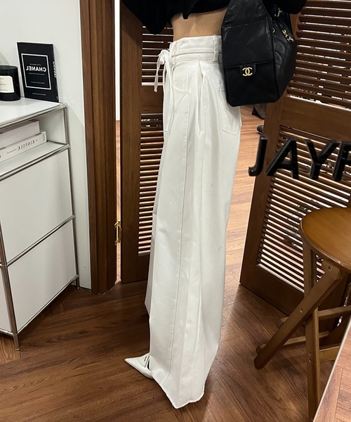LAFFMO（ラフモ）の「ハイウエストワイドデニムパンツ（デニムパンツ・レディース・ライトブルー/ブラック/ネイビー/ホワイト・F）」の8枚目の写真