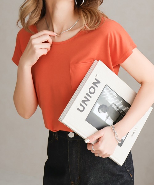 NYLAUS(ナイラス)の「【SG】Uネック 美ラインシンプルベーシックTシャツ 半袖Tシャツ(Tシャツ/カットソー・レディース・オレンジ/イエロー/モカ/ピンク/ブラック/ライトグレー/ホワイト/パープル/カーキ/ブラック系その他/ホワイト系その他・LL/L/M/S/3L)」の11枚目の写真