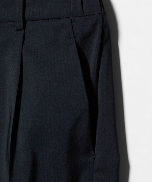 A DAY IN THE LIFE UNITED ARROWS(アデイインザライフユナイテッドアローズ)の「ライトツイル タックストレートパンツ ‐セットアップ対応・マシンウォッシャブル‐<A DAY IN THE LIFE>(その他パンツ・レディース・ダークグレー/ネイビー/ライトブルー・38/40/36)」の19枚目の写真