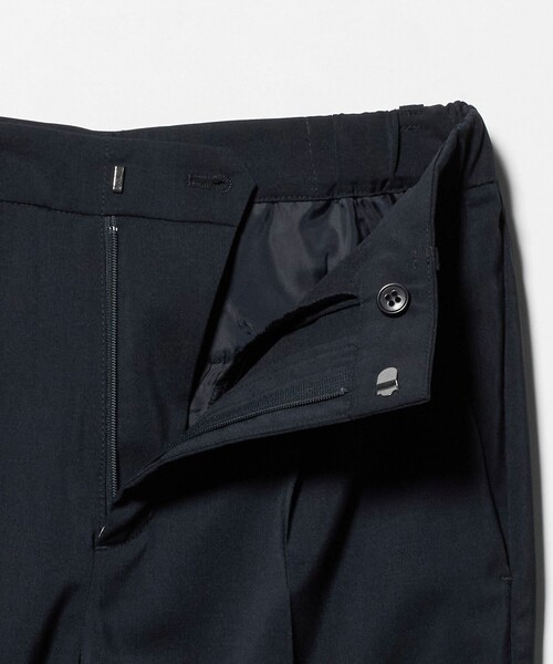 A DAY IN THE LIFE UNITED ARROWS(アデイインザライフユナイテッドアローズ)の「ライトツイル タックストレートパンツ ‐セットアップ対応・マシンウォッシャブル‐<A DAY IN THE LIFE>(その他パンツ・レディース・ダークグレー/ネイビー/ライトブルー・38/40/36)」の17枚目の写真