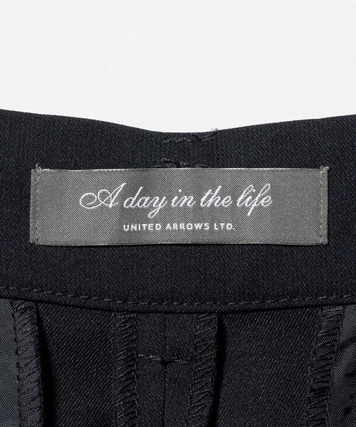 A DAY IN THE LIFE UNITED ARROWS(アデイインザライフユナイテッドアローズ)の「ライトツイル タックストレートパンツ ‐セットアップ対応・マシンウォッシャブル‐<A DAY IN THE LIFE>(その他パンツ・レディース・ダークグレー/ネイビー/ライトブルー・38/40/36)」の7枚目の写真