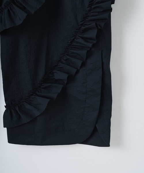 CONZ（コンズ）の「【naokitomizuka(ナオキトミヅカ)】WILD THINGS Frilled pants（その他パンツ・レディース・ブラック・34）」の7枚目の写真