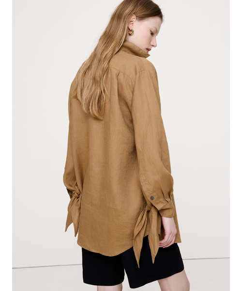 Banana Republic(バナナリパブリック)の「オーバーサイズ タイカフ リネンシャツ(シャツ/ブラウス・レディース・ブラウン/ブラック/アイボリー・L/M/S/XS)」の17枚目の写真