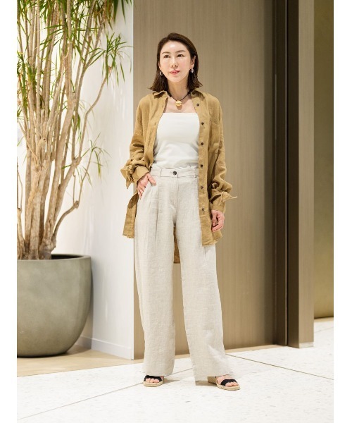 Banana Republic(バナナリパブリック)の「オーバーサイズ タイカフ リネンシャツ(シャツ/ブラウス・レディース・ブラウン/ブラック/アイボリー・L/M/S/XS)」の14枚目の写真