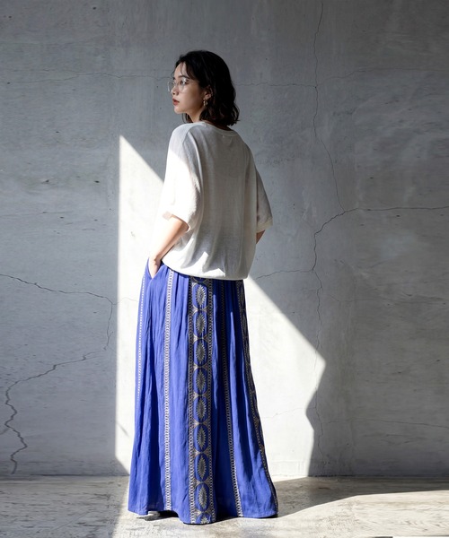 antiqua(アンティカ)の「刺繍 フレア ロング スカート(スカート・レディース・ブラック/ブルー/ホワイト・ONESIZE)」の13枚目の写真