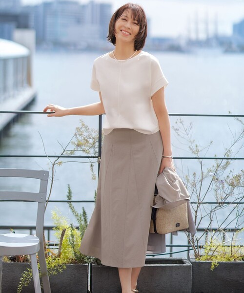 J.PRESS Ladies(J.プレス レディス)の「【2WAY】コットンスムース フレンチスリーブ カットソー(Tシャツ/カットソー・レディース・ライトグレー系/ライトグリーン系/ホワイト系/ネイビー系/サックスブルー系/ブラウン系・SMALL)」の11枚目の写真