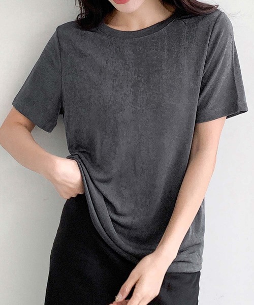 LOWO(ロワ)の「綿混クルーネックオーバーサイズ無地Tシャツ しっとりとしたシルキーな光沢と伸縮性が魅力の大人トップス(Tシャツ/カットソー・レディース・ブラウン/グレー/テラコッタ/ブラック・FREE)」の3枚目の写真