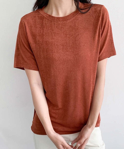LOWO(ロワ)の「綿混クルーネックオーバーサイズ無地Tシャツ しっとりとしたシルキーな光沢と伸縮性が魅力の大人トップス(Tシャツ/カットソー・レディース・ブラウン/グレー/テラコッタ/ブラック・FREE)」の9枚目の写真