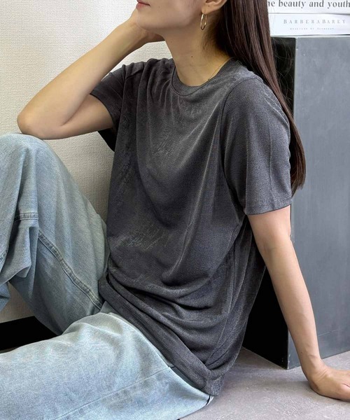 LOWO(ロワ)の「綿混クルーネックオーバーサイズ無地Tシャツ しっとりとしたシルキーな光沢と伸縮性が魅力の大人トップス(Tシャツ/カットソー・レディース・ブラウン/グレー/テラコッタ/ブラック・FREE)」の12枚目の写真