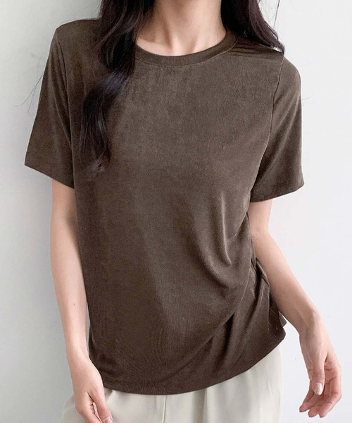 LOWO(ロワ)の「綿混クルーネックオーバーサイズ無地Tシャツ しっとりとしたシルキーな光沢と伸縮性が魅力の大人トップス(Tシャツ/カットソー・レディース・ブラウン/グレー/テラコッタ/ブラック・FREE)」の16枚目の写真