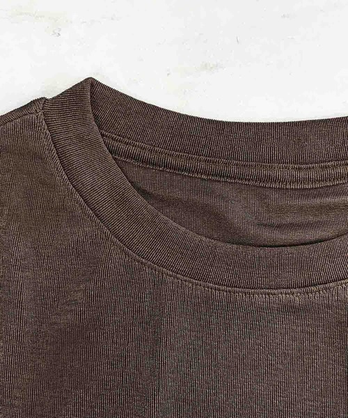 LOWO(ロワ)の「綿混クルーネックオーバーサイズ無地Tシャツ しっとりとしたシルキーな光沢と伸縮性が魅力の大人トップス(Tシャツ/カットソー・レディース・ブラウン/グレー/テラコッタ/ブラック・FREE)」の18枚目の写真