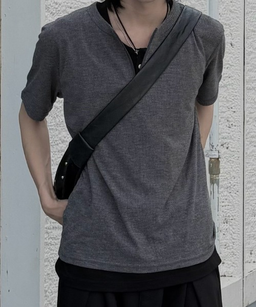 Never mind the XU / Chikashitsu+(ネバーマインド ザ エックスユー / チカシツプラス)の「【nmtc+】Half Zip-Up Slim Tee / 【エヌエムティーシープラス】ハーフジップアップスリムTシャツ(Tシャツ/カットソー・メンズ・ブラック/グレー/ホワイト・ONE SIZE)」の3枚目の写真