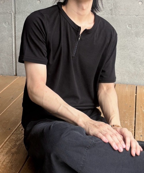 Never mind the XU / Chikashitsu+(ネバーマインド ザ エックスユー / チカシツプラス)の「【nmtc+】Half Zip-Up Slim Tee / 【エヌエムティーシープラス】ハーフジップアップスリムTシャツ(Tシャツ/カットソー・メンズ・ブラック/グレー/ホワイト・ONE SIZE)」の14枚目の写真