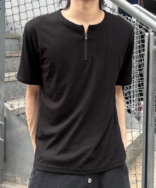 Never mind the XU / Chikashitsu+(ネバーマインド ザ エックスユー / チカシツプラス)の「【nmtc+】Half Zip-Up Slim Tee / 【エヌエムティーシープラス】ハーフジップアップスリムTシャツ(Tシャツ/カットソー・メンズ・ブラック/グレー/ホワイト・ONE SIZE)」の16枚目の写真
