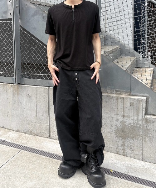 Never mind the XU / Chikashitsu+(ネバーマインド ザ エックスユー / チカシツプラス)の「【nmtc+】Half Zip-Up Slim Tee / 【エヌエムティーシープラス】ハーフジップアップスリムTシャツ(Tシャツ/カットソー・メンズ・ブラック/グレー/ホワイト・ONE SIZE)」の18枚目の写真