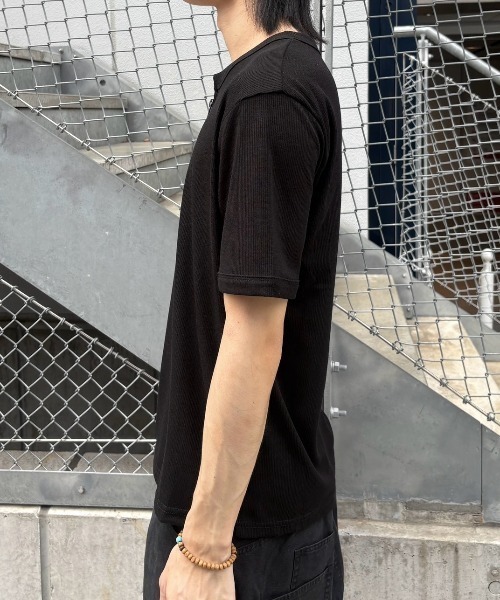 Never mind the XU / Chikashitsu+(ネバーマインド ザ エックスユー / チカシツプラス)の「【nmtc+】Half Zip-Up Slim Tee / 【エヌエムティーシープラス】ハーフジップアップスリムTシャツ(Tシャツ/カットソー・メンズ・ブラック/グレー/ホワイト・ONE SIZE)」の19枚目の写真