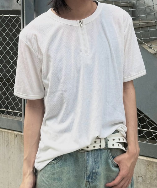 Never mind the XU / Chikashitsu+(ネバーマインド ザ エックスユー / チカシツプラス)の「【nmtc+】Half Zip-Up Slim Tee / 【エヌエムティーシープラス】ハーフジップアップスリムTシャツ(Tシャツ/カットソー・メンズ・ブラック/グレー/ホワイト・ONE SIZE)」の6枚目の写真