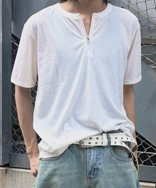 Never mind the XU / Chikashitsu+(ネバーマインド ザ エックスユー / チカシツプラス)の「【nmtc+】Half Zip-Up Slim Tee / 【エヌエムティーシープラス】ハーフジップアップスリムTシャツ(Tシャツ/カットソー・メンズ・ブラック/グレー/ホワイト・ONE SIZE)」の7枚目の写真