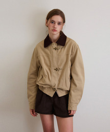 HANE（ハネ）の「プレーンバックルジャケット_Beige（ブルゾン）」