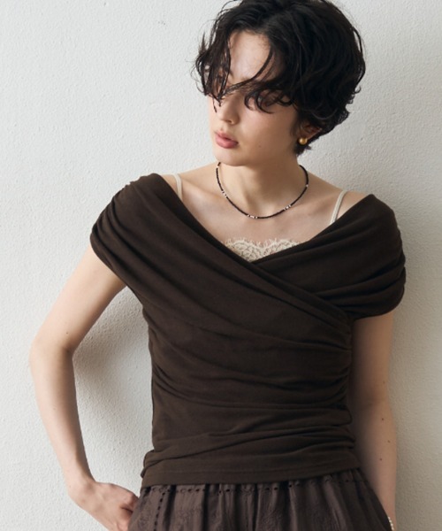 Trish(トリッシュ)の「ドレープカシュクールカットソー(Tシャツ/カットソー・レディース・ブラック/ブラウン/アイボリー・MEDIUM)」の3枚目の写真