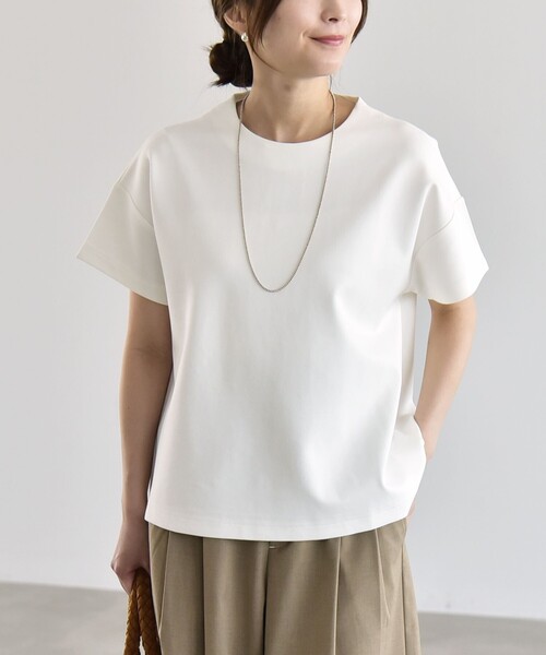 quaranciel（カランシエル）の「quaranciel:〈洗濯機可能〉ライト ポンチ バック ボタン ショートスリーブ TEE（Tシャツ/カットソー・レディース・ブラック/オフホワイト/カーキ・ONE SIZE）」の6枚目の写真