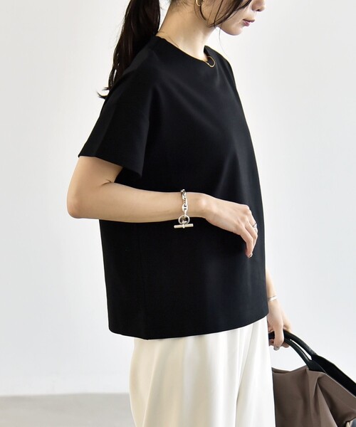 quaranciel（カランシエル）の「quaranciel:〈洗濯機可能〉ライト ポンチ バック ボタン ショートスリーブ TEE（Tシャツ/カットソー・レディース・ブラック/オフホワイト/カーキ・ONE SIZE）」の13枚目の写真