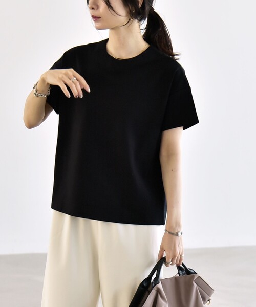 quaranciel（カランシエル）の「quaranciel:〈洗濯機可能〉ライト ポンチ バック ボタン ショートスリーブ TEE（Tシャツ/カットソー・レディース・ブラック/オフホワイト/カーキ・ONE SIZE）」の14枚目の写真