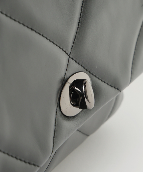 Noble(ノーブル)の「《NOBLE別注・WEB限定追加》Maison Vincent パッファーキルティングバッグ(ショルダーバッグ・レディース・ブラック・FREE)」の18枚目の写真