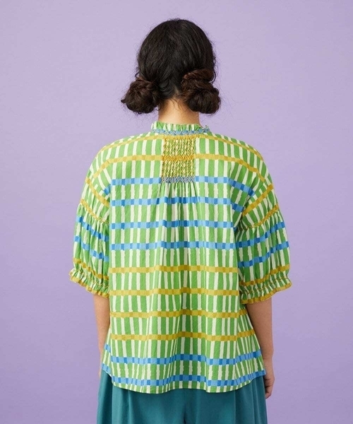 Jocomomola(ホコモモラ)の「Enganar スモッキング刺繍チェック柄ブラウス(シャツ/ブラウス・レディース・ネイビー/グリーン・40)」の9枚目の写真