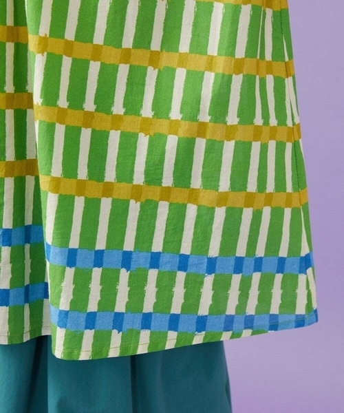 Jocomomola(ホコモモラ)の「Enganar スモッキング刺繍チェック柄ブラウス(シャツ/ブラウス・レディース・ネイビー/グリーン・40)」の13枚目の写真