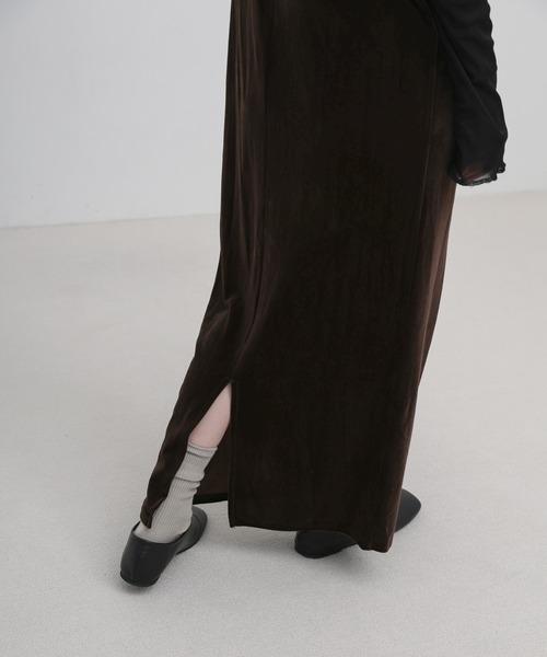 select MOCA(セレクトモカ)の「Uネックベロアロングワンピース(ワンピース・レディース・ブラウン/ブラック・LARGE/MEDIUM)」の15枚目の写真