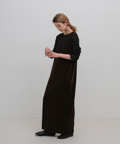 select MOCA(セレクトモカ)の「Uネックベロアロングワンピース(ワンピース・レディース・ブラウン/ブラック・LARGE/MEDIUM)」の13枚目の写真