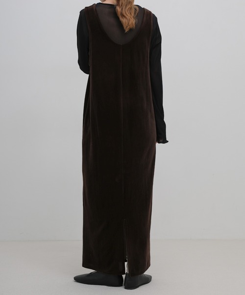 select MOCA(セレクトモカ)の「Uネックベロアロングワンピース(ワンピース・レディース・ブラウン/ブラック・LARGE/MEDIUM)」の14枚目の写真